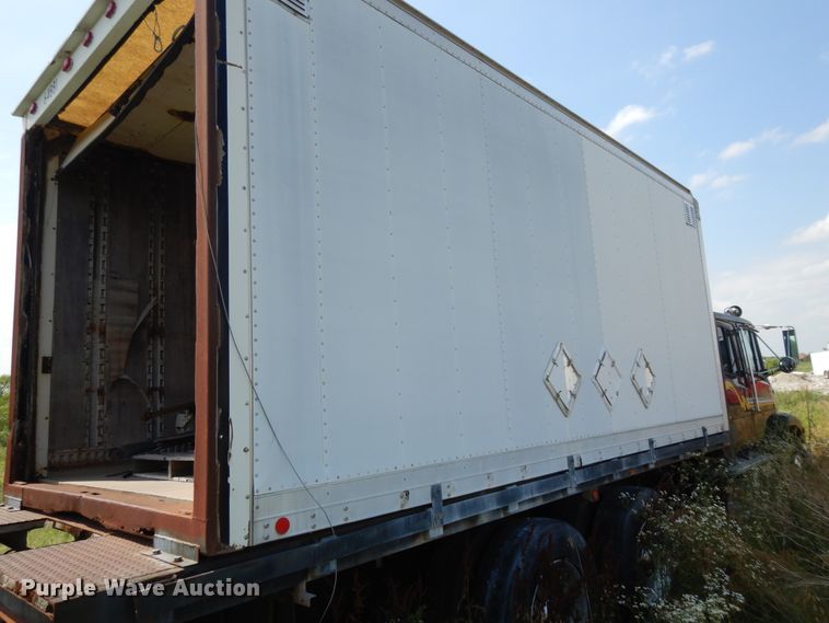 image for item DG7988 2001 Freightliner FL112  box bed truck