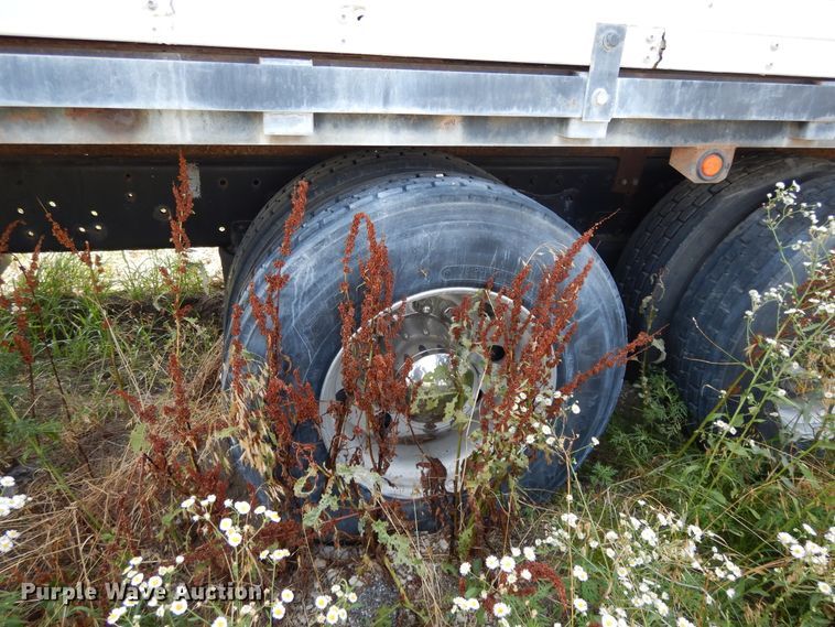 image for item DG7988 2001 Freightliner FL112  box bed truck