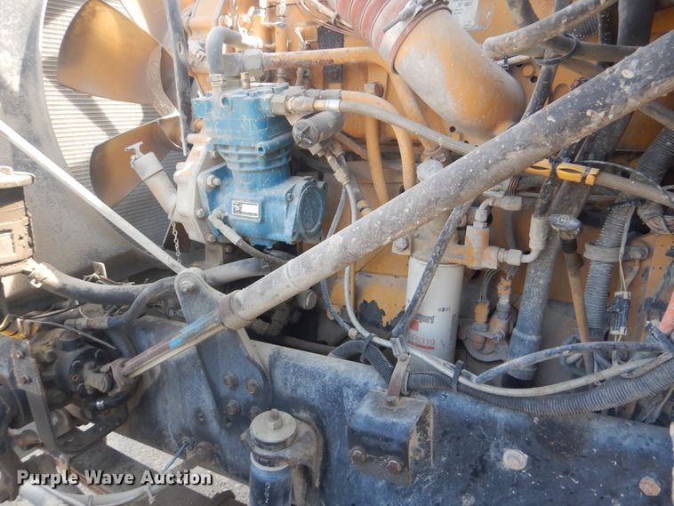 image for item DG8637 2007 International 5900i  semi truck