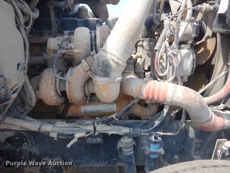 image for item DG8637 2007 International 5900i  semi truck