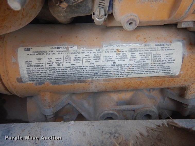 image for item DG8637 2007 International 5900i  semi truck