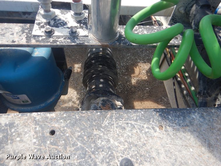 image for item DG8637 2007 International 5900i  semi truck