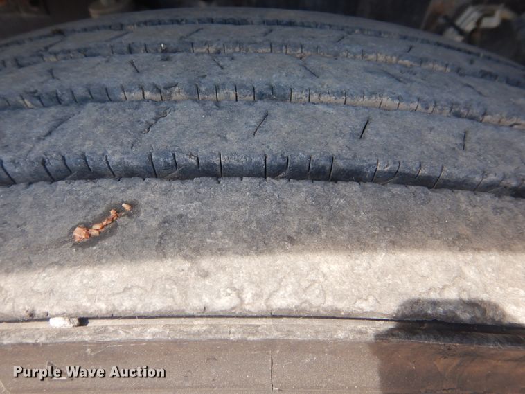 image for item DG8637 2007 International 5900i  semi truck