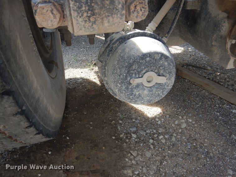 image for item DG8637 2007 International 5900i  semi truck