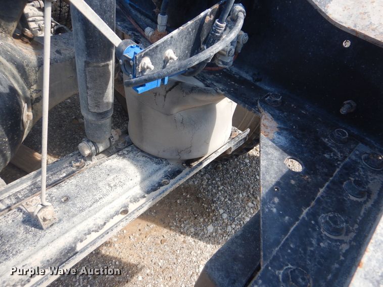 image for item DG8637 2007 International 5900i  semi truck