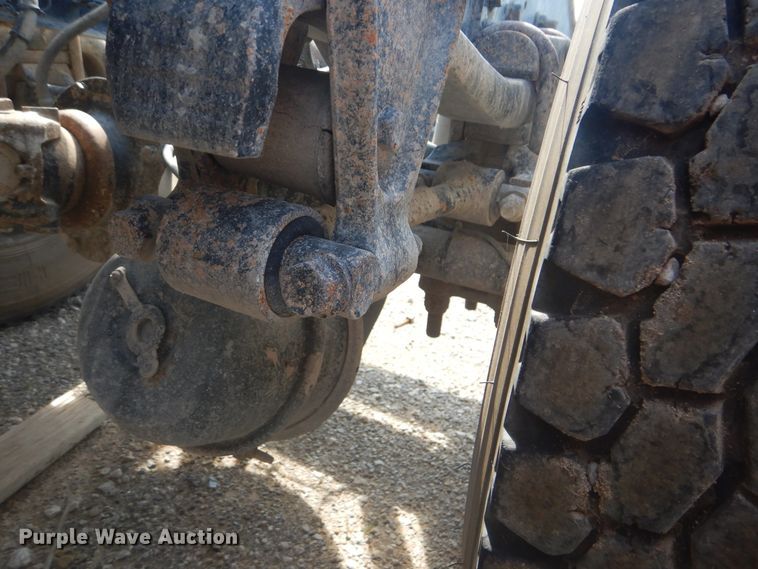 image for item DG8637 2007 International 5900i  semi truck