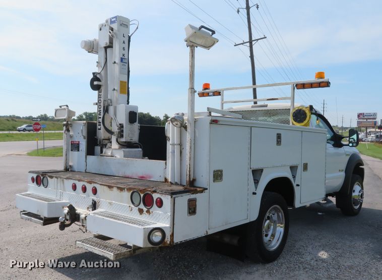 image for item DH1049 2006 Ford F450 Super Duty XL  utility truck with crane