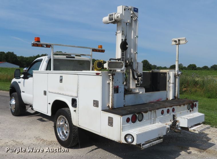 image for item DH1049 2006 Ford F450 Super Duty XL  utility truck with crane