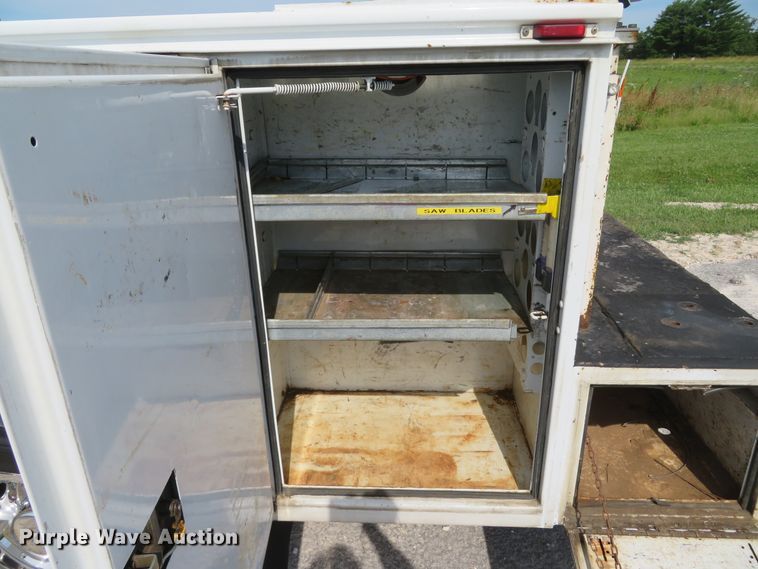 image for item DH1049 2006 Ford F450 Super Duty XL  utility truck with crane