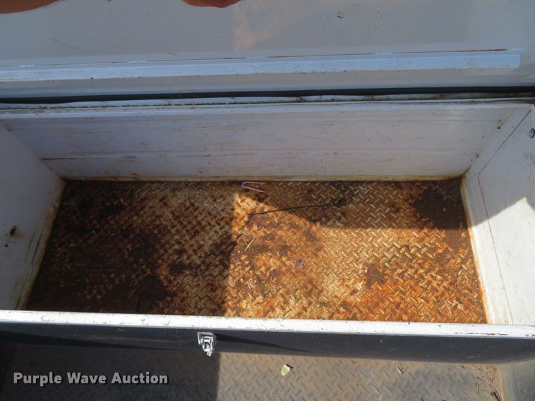 image for item DH1049 2006 Ford F450 Super Duty XL  utility truck with crane