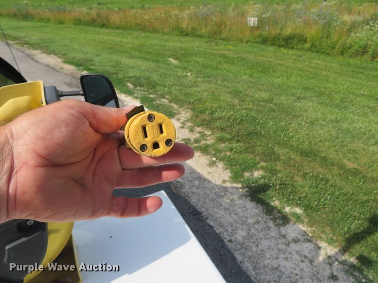 image for item DH1049 2006 Ford F450 Super Duty XL  utility truck with crane