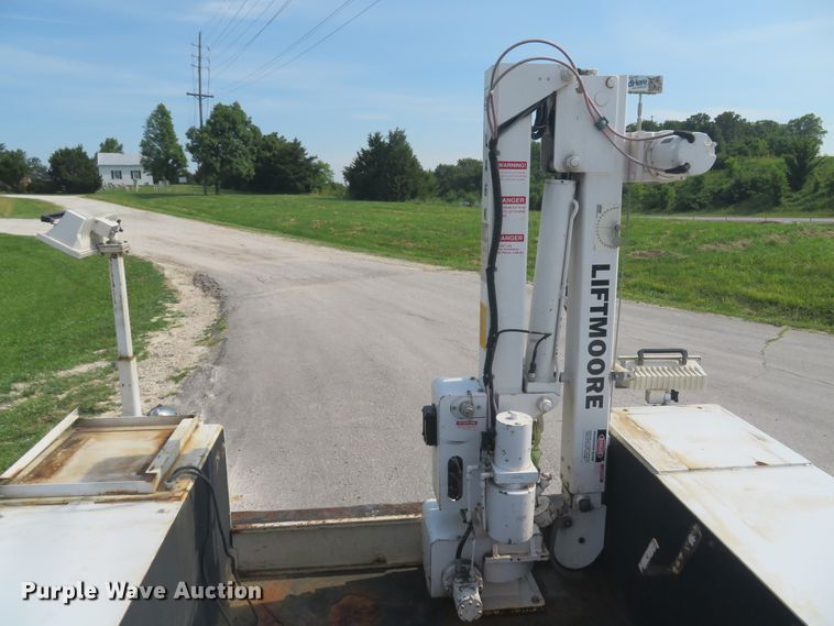 image for item DH1049 2006 Ford F450 Super Duty XL  utility truck with crane