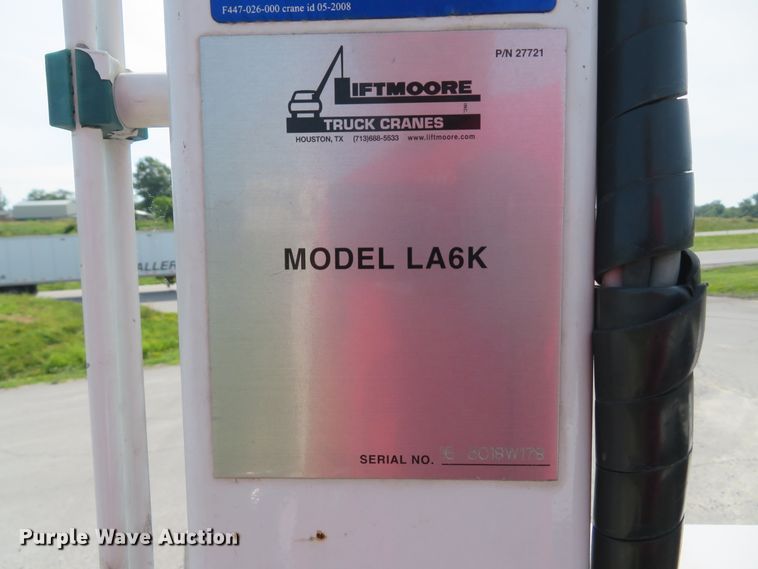 image for item DH1049 2006 Ford F450 Super Duty XL  utility truck with crane