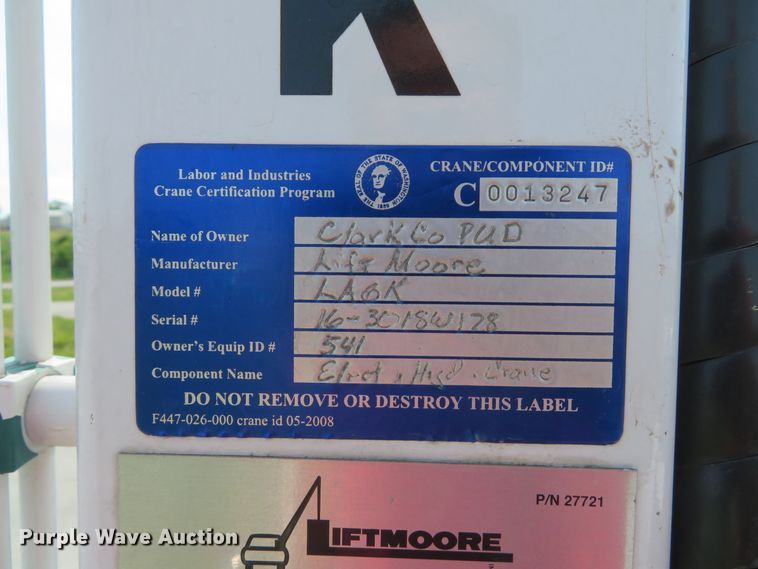 image for item DH1049 2006 Ford F450 Super Duty XL  utility truck with crane