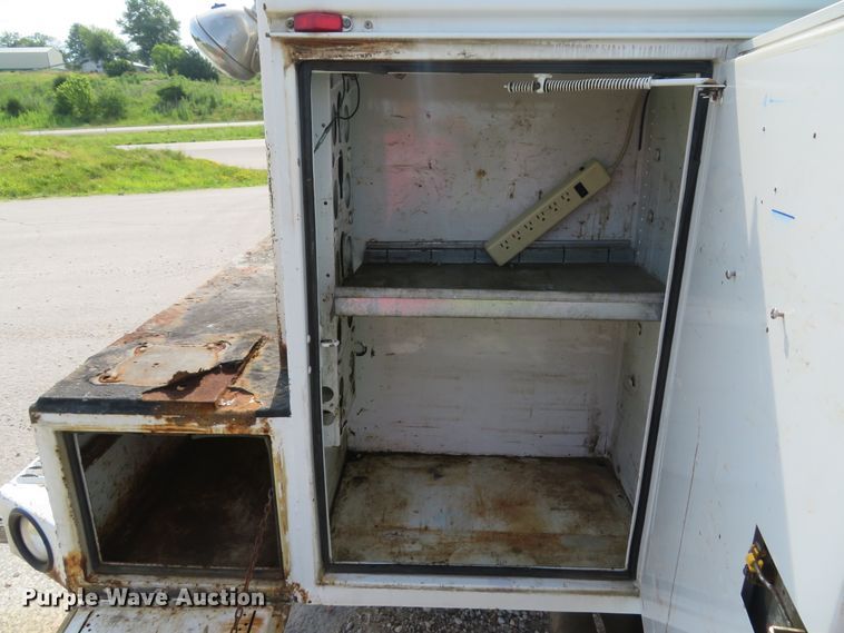 image for item DH1049 2006 Ford F450 Super Duty XL  utility truck with crane