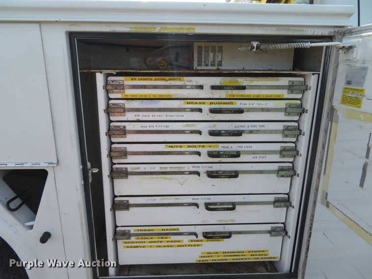 image for item DH1049 2006 Ford F450 Super Duty XL  utility truck with crane