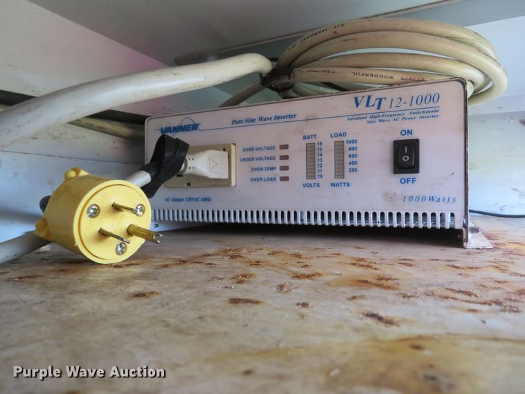 image for item DH1049 2006 Ford F450 Super Duty XL  utility truck with crane