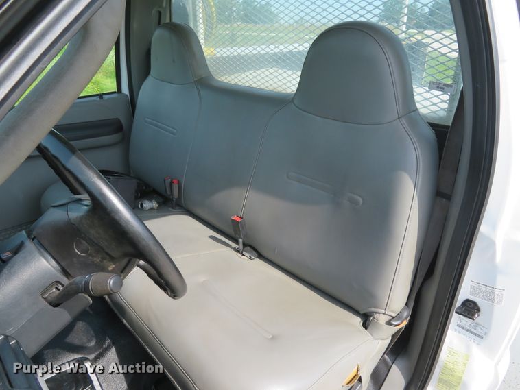 image for item DH1049 2006 Ford F450 Super Duty XL  utility truck with crane