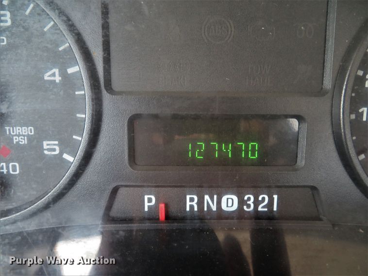 image for item DH1049 2006 Ford F450 Super Duty XL  utility truck with crane