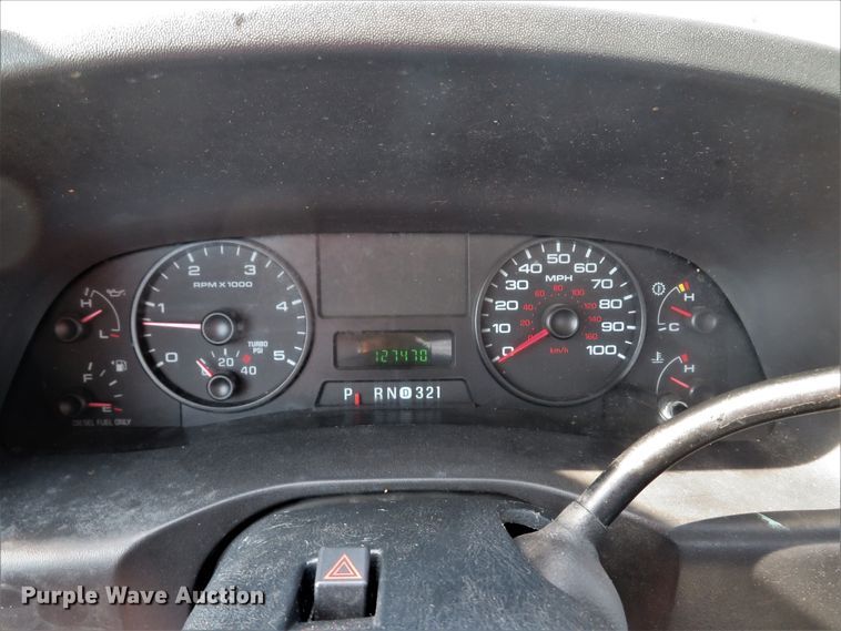 image for item DH1049 2006 Ford F450 Super Duty XL  utility truck with crane