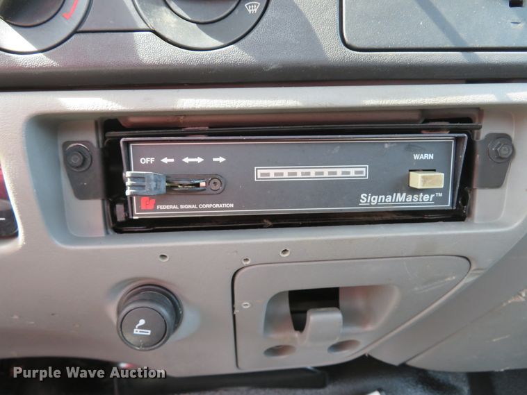 image for item DH1049 2006 Ford F450 Super Duty XL  utility truck with crane