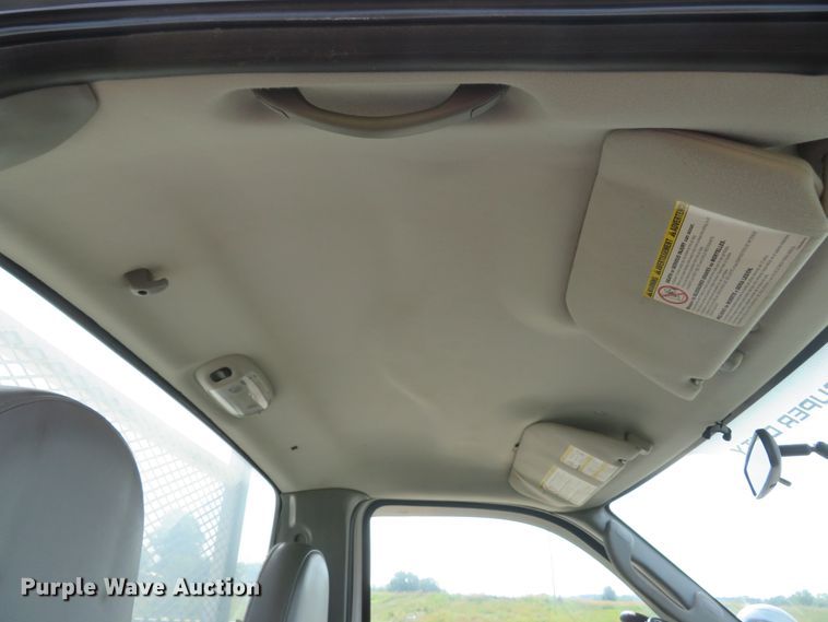 image for item DH1049 2006 Ford F450 Super Duty XL  utility truck with crane