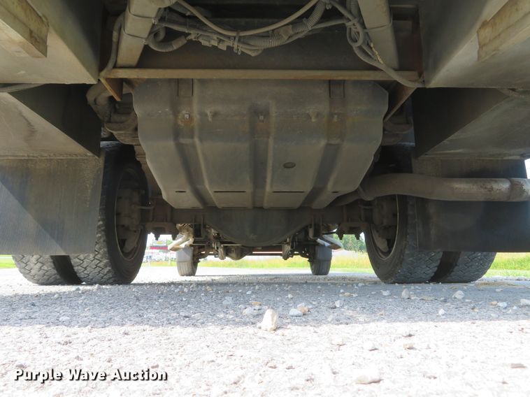 image for item DH1049 2006 Ford F450 Super Duty XL  utility truck with crane