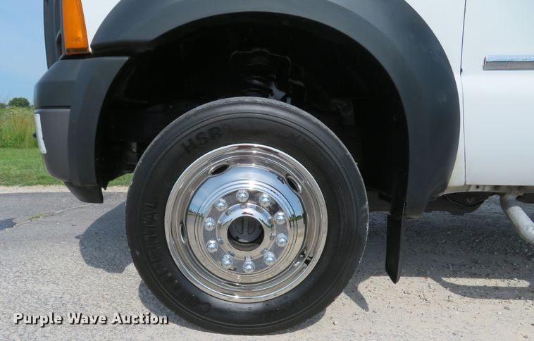 image for item DH1049 2006 Ford F450 Super Duty XL  utility truck with crane