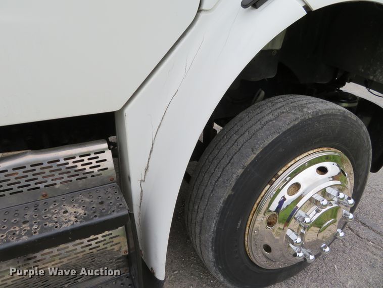 image for item DH1083 2010 Freightliner Business Class M2  Crew Cab utility truck