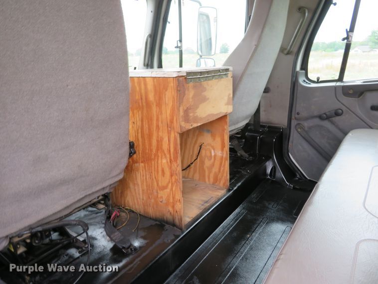 image for item DH1083 2010 Freightliner Business Class M2  Crew Cab utility truck