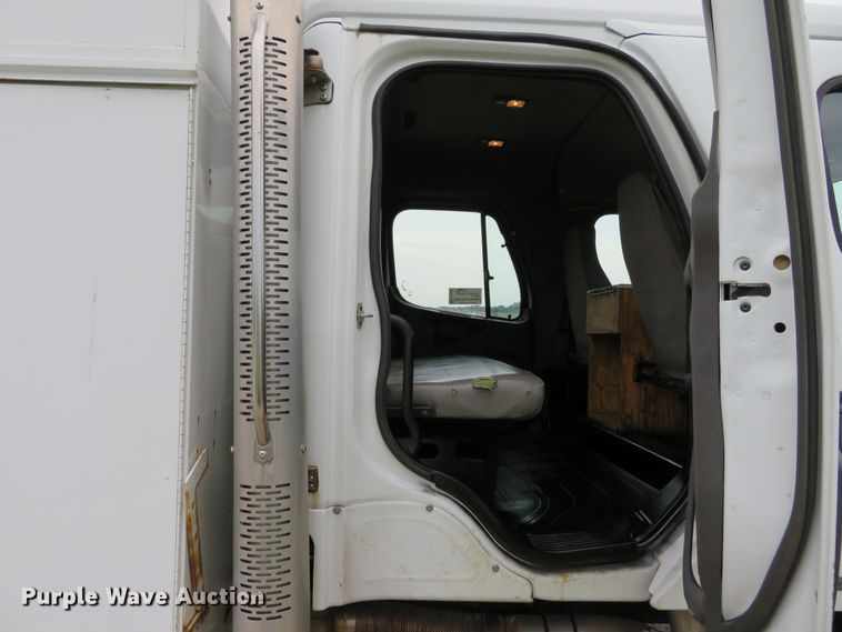 image for item DH1083 2010 Freightliner Business Class M2  Crew Cab utility truck