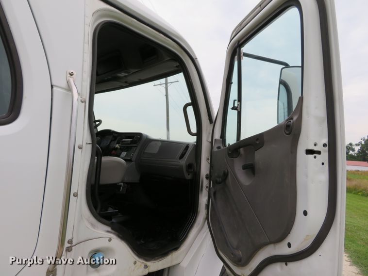 image for item DH1083 2010 Freightliner Business Class M2  Crew Cab utility truck