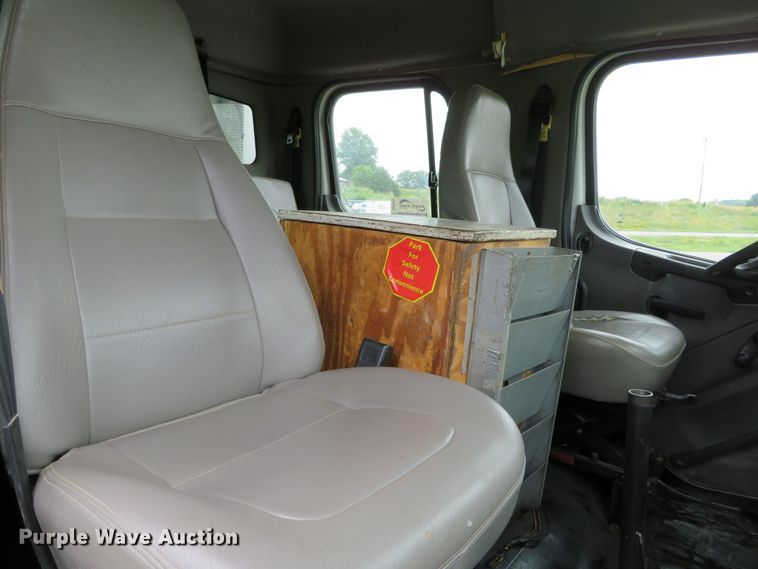 image for item DH1083 2010 Freightliner Business Class M2  Crew Cab utility truck