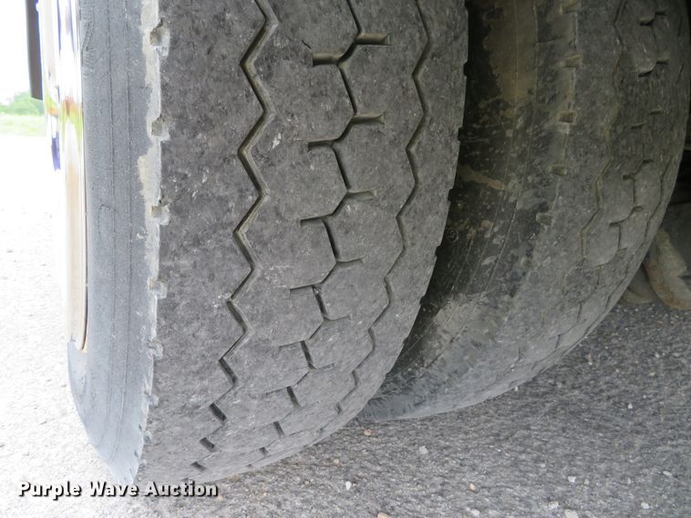 image for item DH1083 2010 Freightliner Business Class M2  Crew Cab utility truck