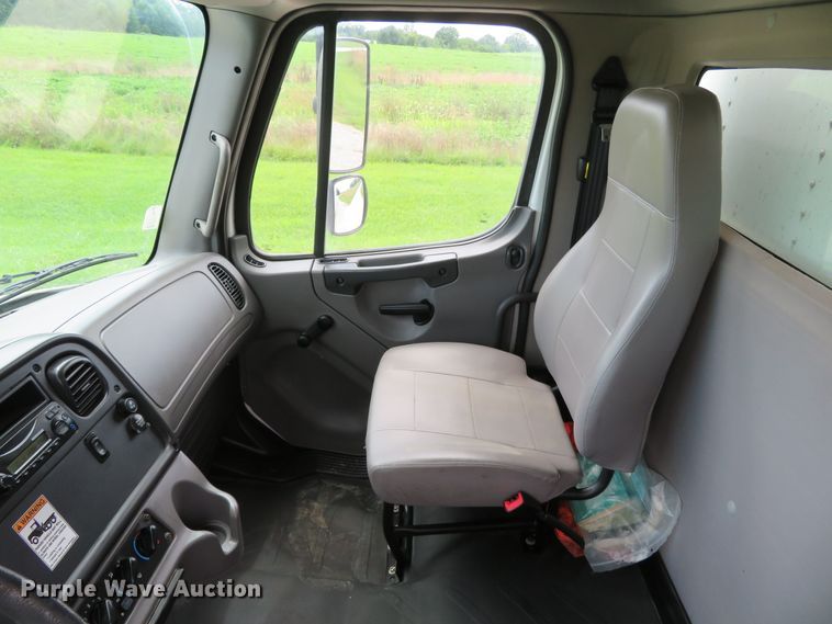 image for item DH1108 2014 Freightliner Business Class M2  box truck