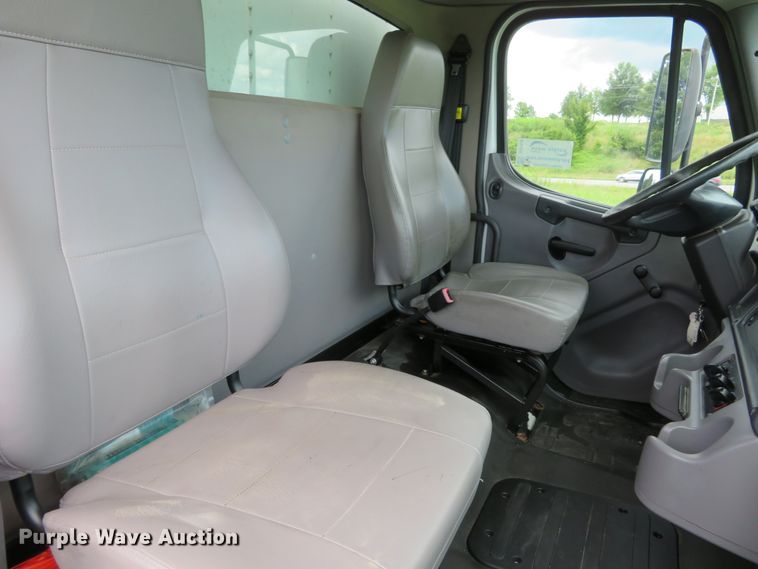 image for item DH1108 2014 Freightliner Business Class M2  box truck