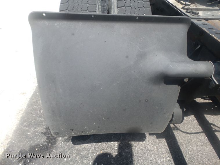 image for item DH3830 2005 International 4400  semi truck