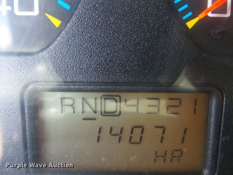 image for item DH3830 2005 International 4400  semi truck