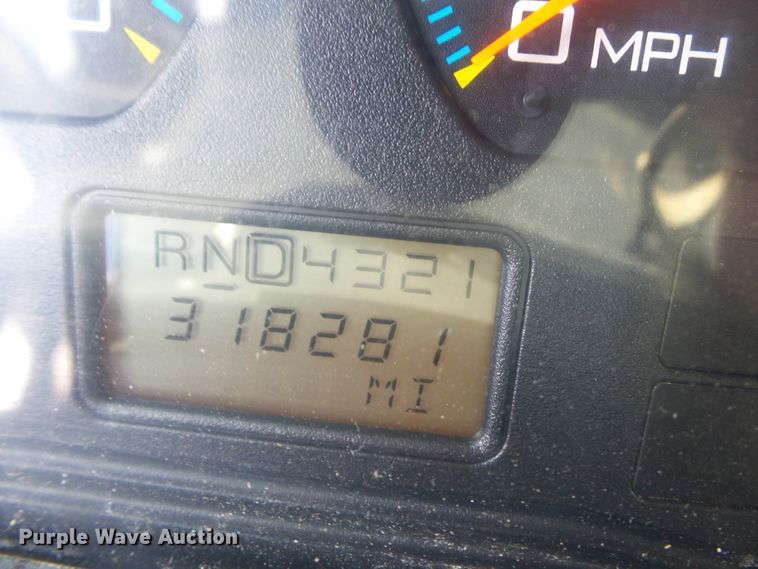 image for item DH3830 2005 International 4400  semi truck