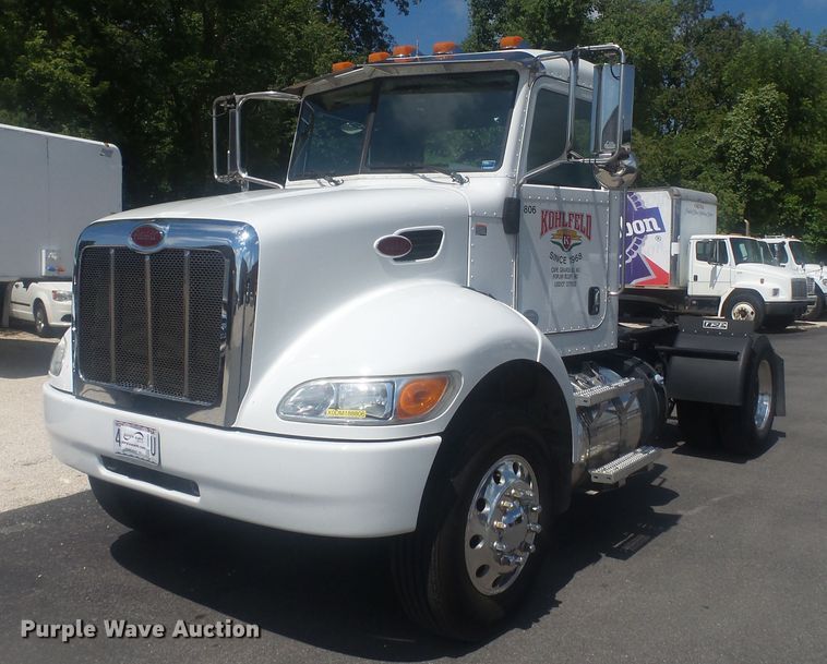 image for item DH3832 2013 Peterbilt 337  semi truck