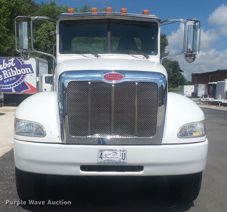 image for item DH3832 2013 Peterbilt 337  semi truck