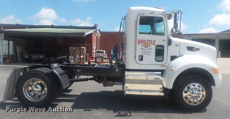 image for item DH3832 2013 Peterbilt 337  semi truck