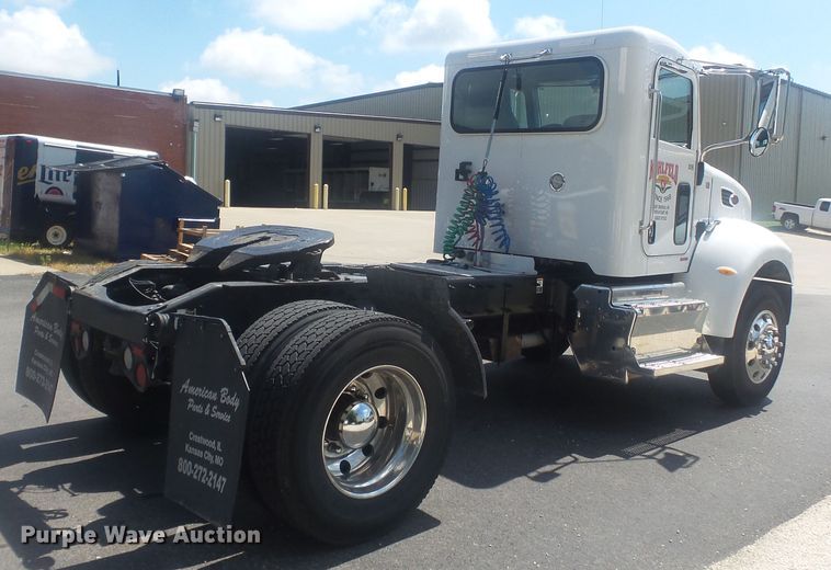 image for item DH3832 2013 Peterbilt 337  semi truck