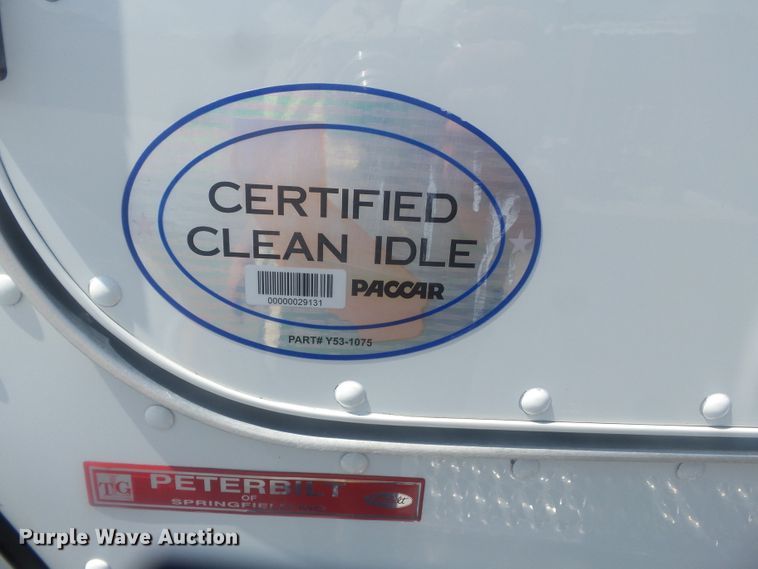 image for item DH3832 2013 Peterbilt 337  semi truck