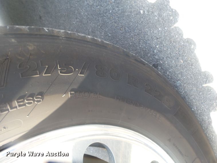 image for item DH3832 2013 Peterbilt 337  semi truck