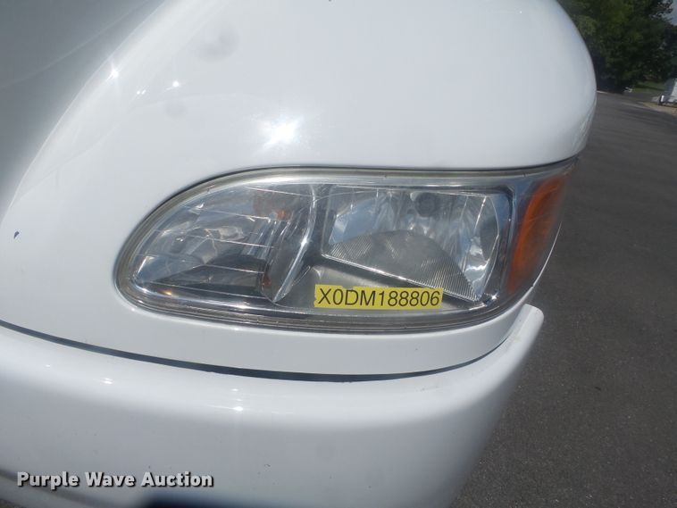 image for item DH3832 2013 Peterbilt 337  semi truck