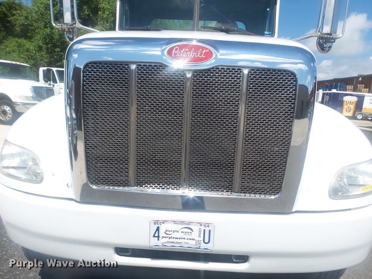 image for item DH3832 2013 Peterbilt 337  semi truck