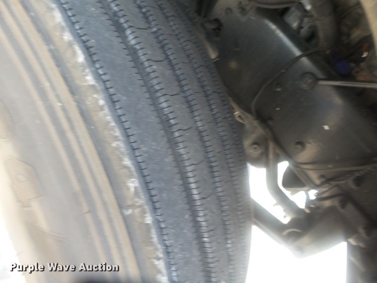 image for item DH3832 2013 Peterbilt 337  semi truck