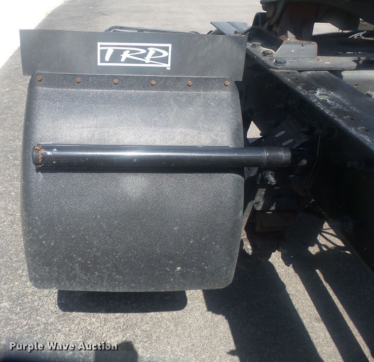 image for item DH3832 2013 Peterbilt 337  semi truck