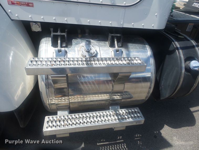 image for item DH3832 2013 Peterbilt 337  semi truck